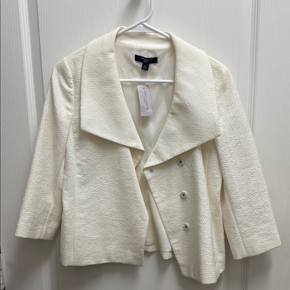 Ann Taylor White Textured Blazer with Wide Lapel